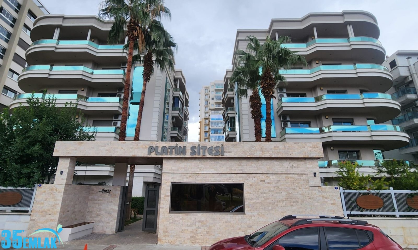 35 EMLAK’ tan PLATİN SİTESİNDE 225m2 brüt 180m2 kullanım alanlı 4+1 yaşamak ister misiniz? 