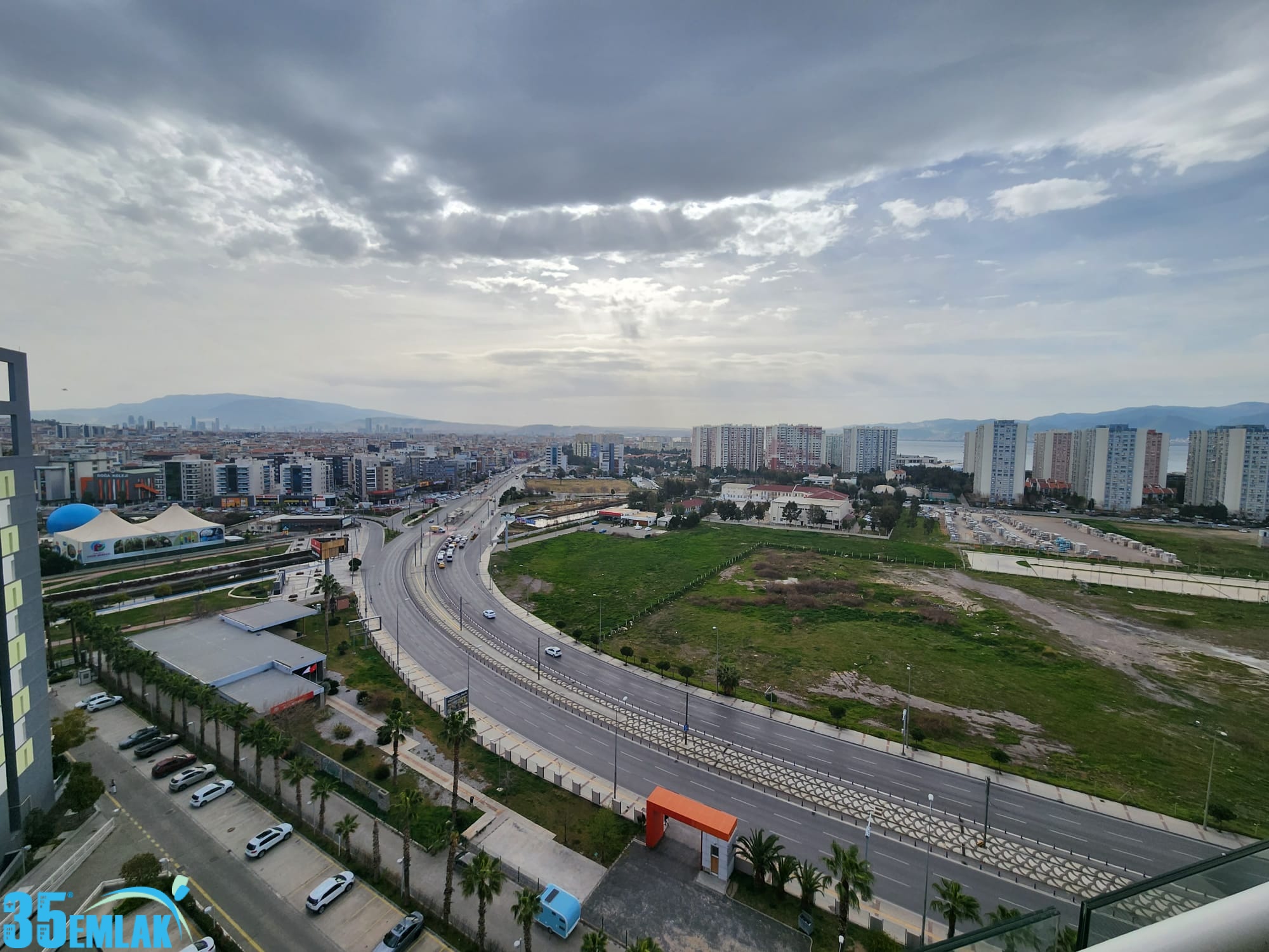 35 EMLAK’TAN EŞYALI SOYAK OPTİMUS A3 BLOK 14.KAT KÖRFEZ MANZARALIDIR.